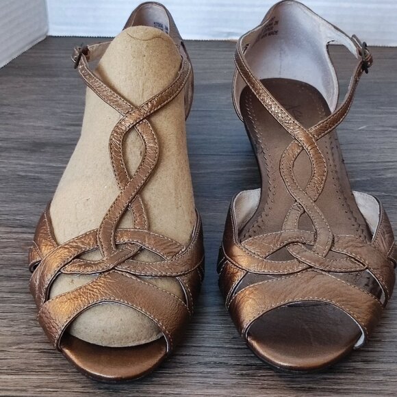 Clarks Artisan Strappy Sandals Size 8 Bronze Metallic Leather Open Toe Comfort - Picture 3 of 12